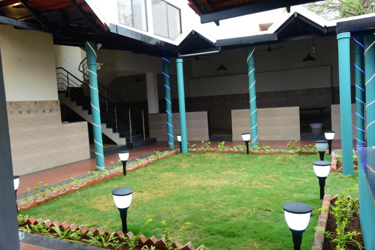 מלון Chikmagalūr M G Residency מראה חיצוני תמונה